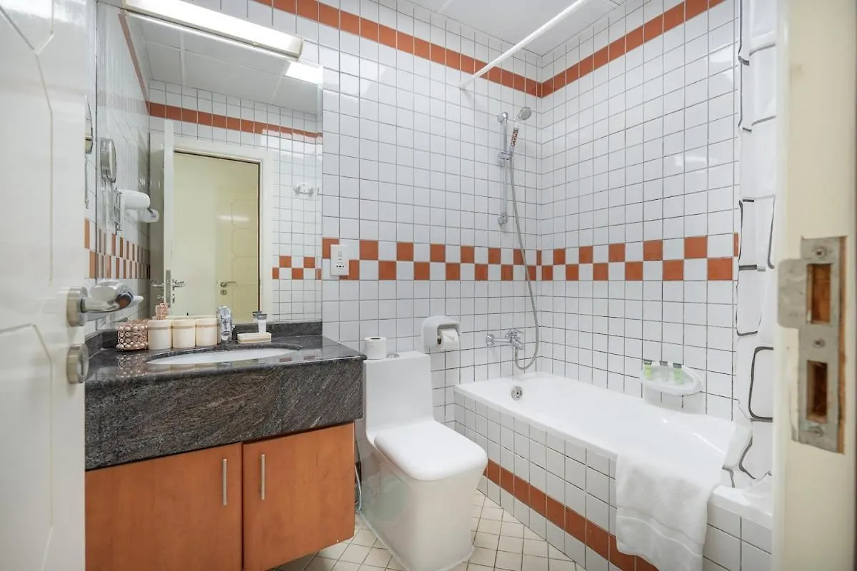Cozy & Simple 1-Bedroom Flat In Dubai Marina