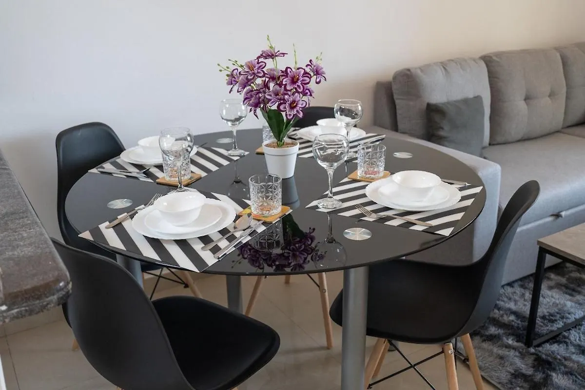 Cozy & Simple 1-Bedroom Flat In Dubai Marina 0*,  United Arab Emirates