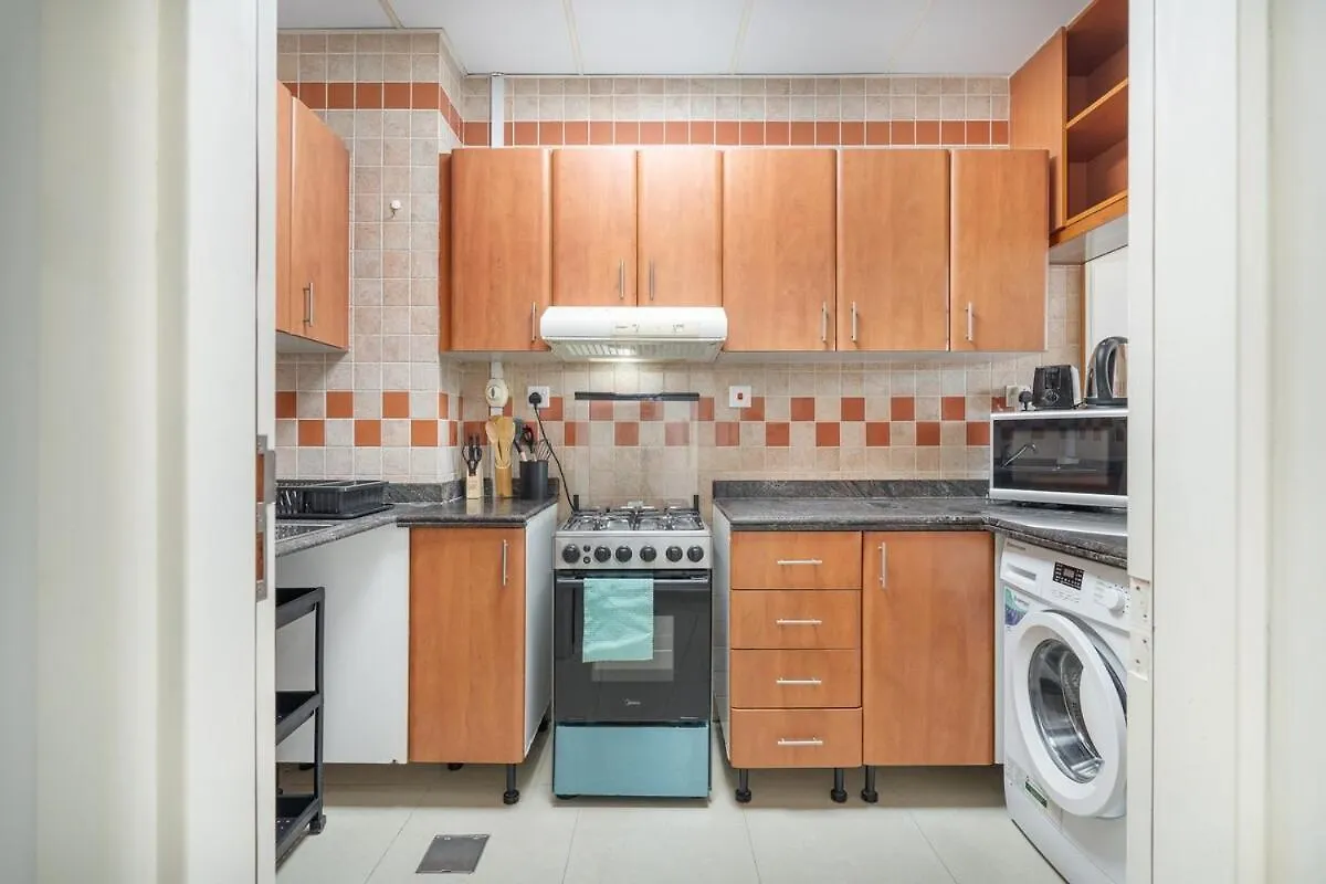 Cozy & Simple 1-Bedroom Flat In Dubai Marina United Arab Emirates