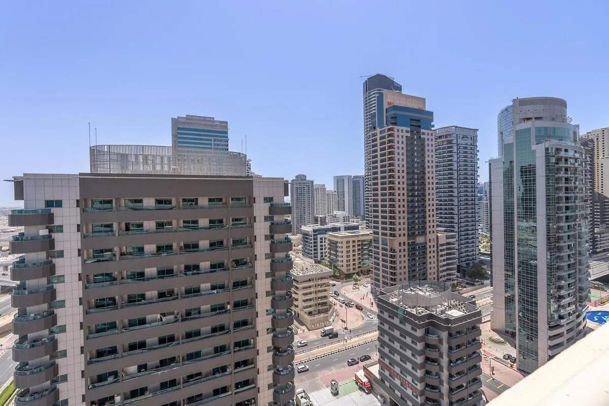 Cozy & Simple 1-Bedroom Flat In Dubai Marina Apartment