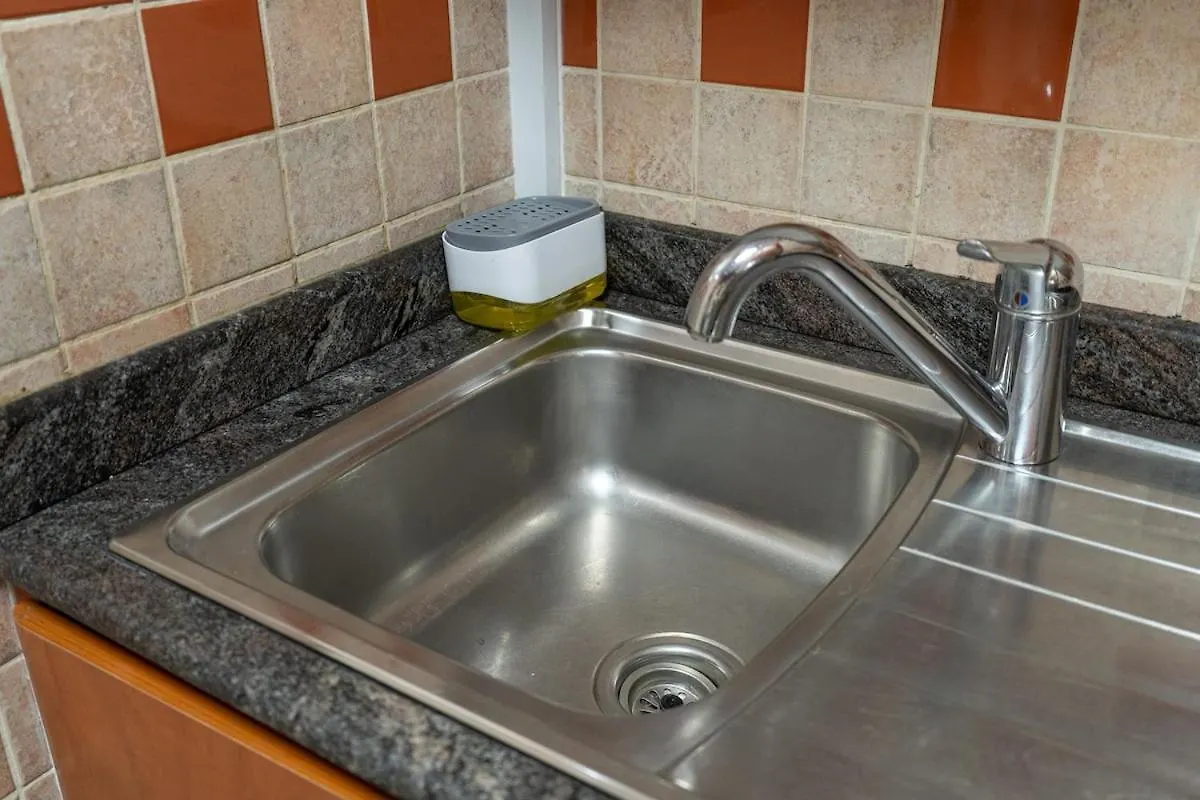 Cozy & Simple 1-Bedroom Flat In Dubai Marina United Arab Emirates
