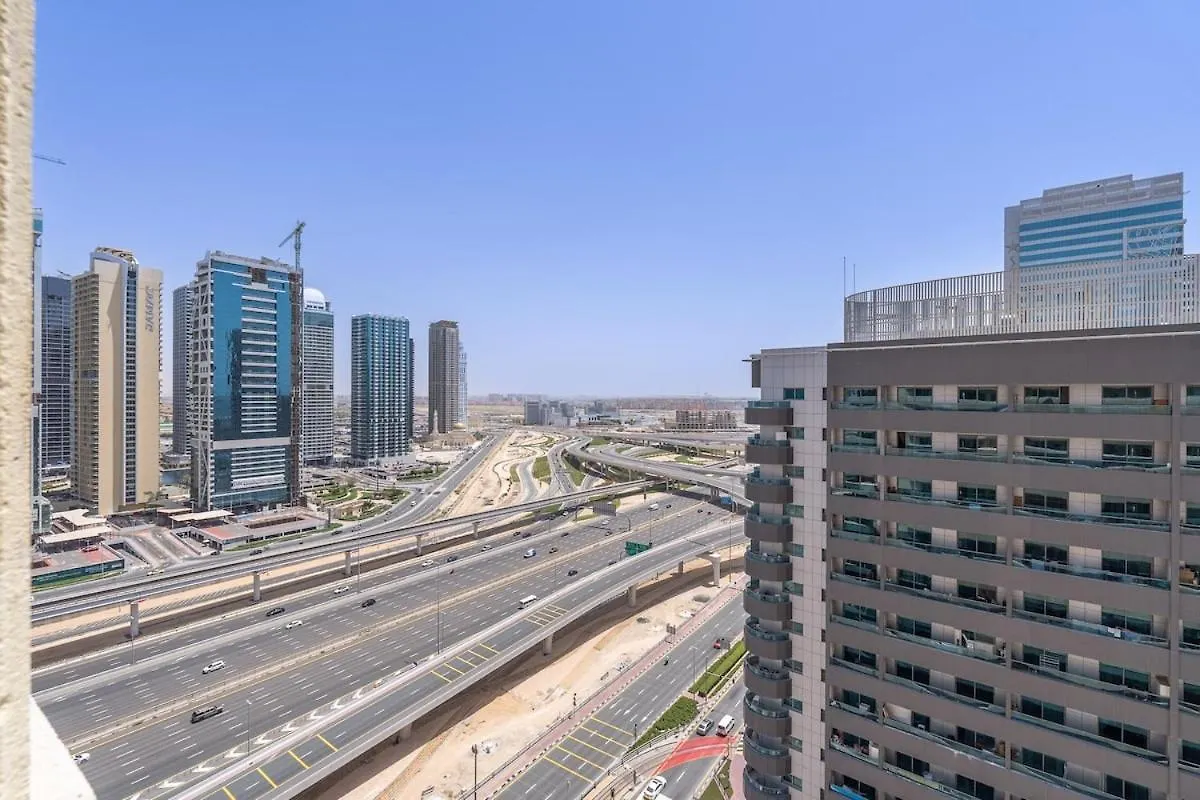 Cozy & Simple 1-Bedroom Flat In Dubai Marina Apartment