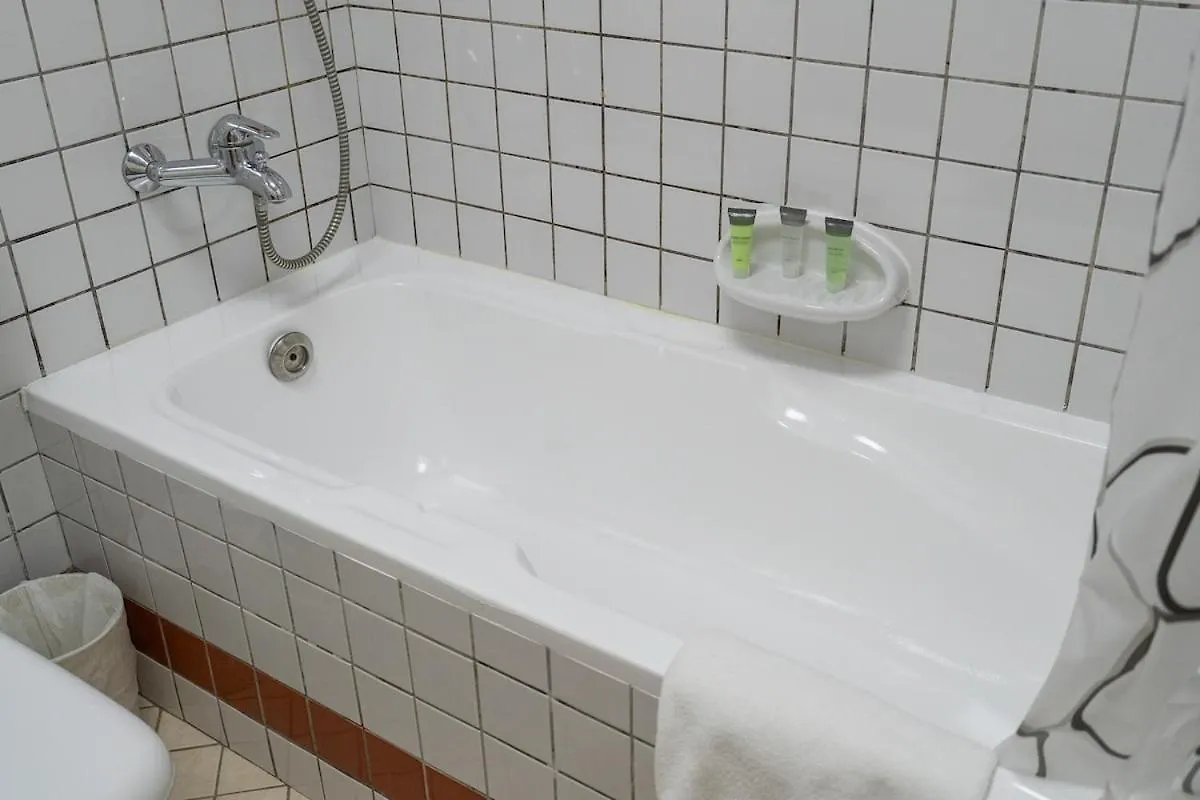 Cozy & Simple 1-Bedroom Flat In Dubai Marina Apartment
