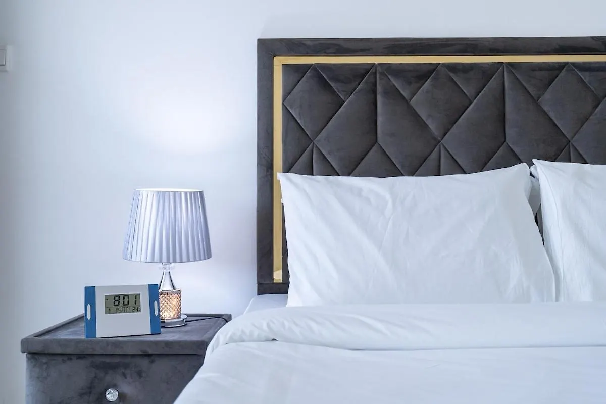 Cozy & Simple 1-Bedroom Flat In Dubai Marina Апартаменты