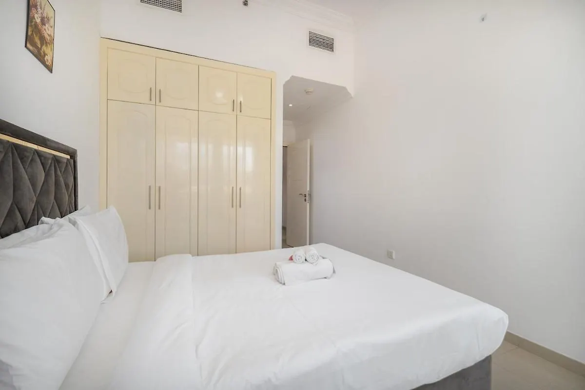 Cozy & Simple 1-Bedroom Flat In Dubai Marina ОАЭ