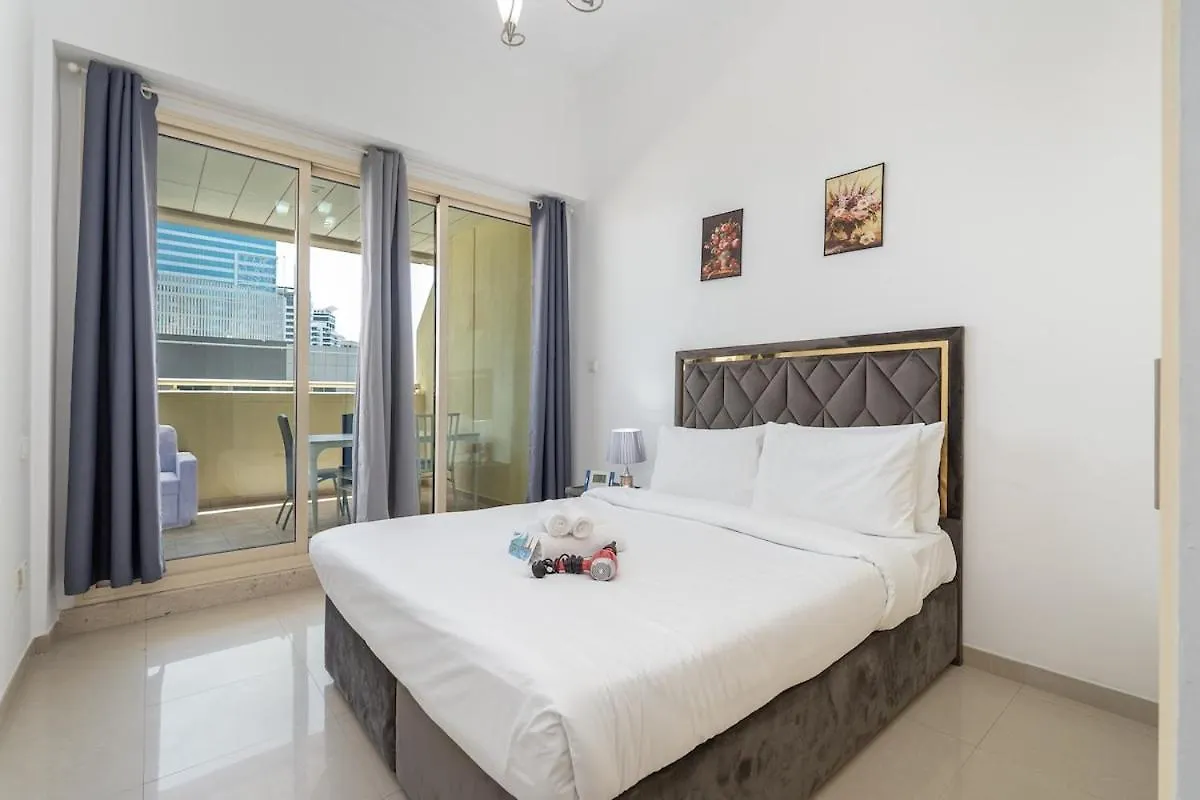 Cozy & Simple 1-Bedroom Flat In Dubai Marina 0*,